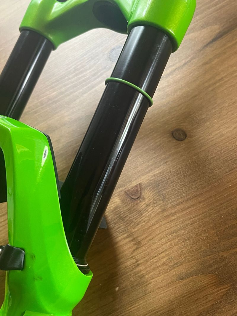 Used Dvo Diamond D35 Fork 2020 bike — image 5 of 7