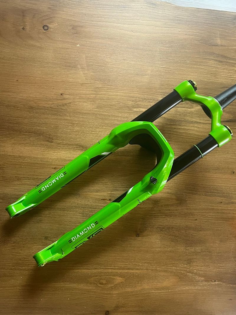 Used Dvo Diamond D35 Fork 2020 bike — image 1 of 7