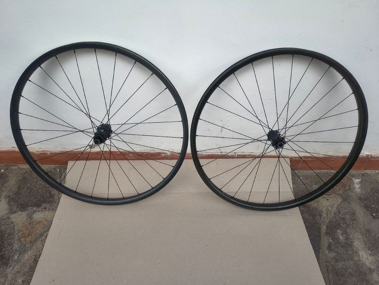 Used Reynolds 309/289 xc wheelset carbon 2024 bike — image 1 of 6