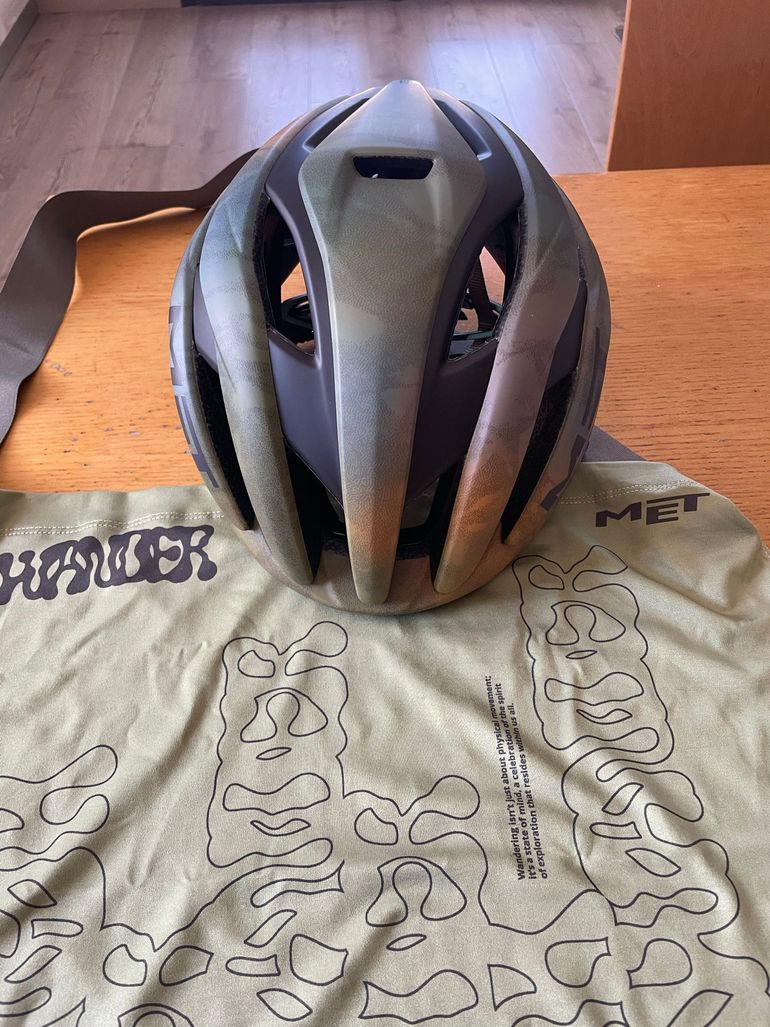 Used MET Trenta MIPS Wander 2026 bike — image 2 of 6