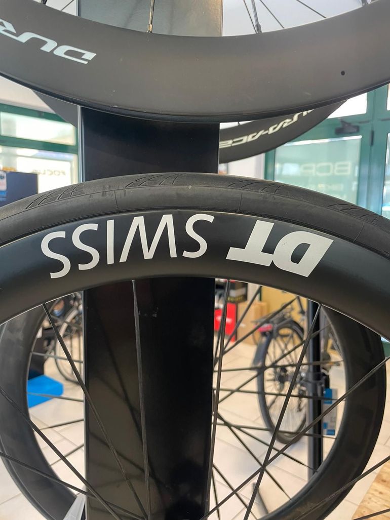 Used Dt Swiss ARC 1100 Wheelset with DT 180 Hub bike — image 3 of 19