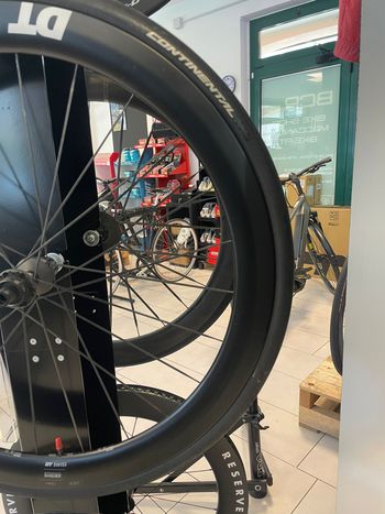 Used Dt Swiss ARC 1100 Wheelset with DT 180 Hub bike — image 18 of 19