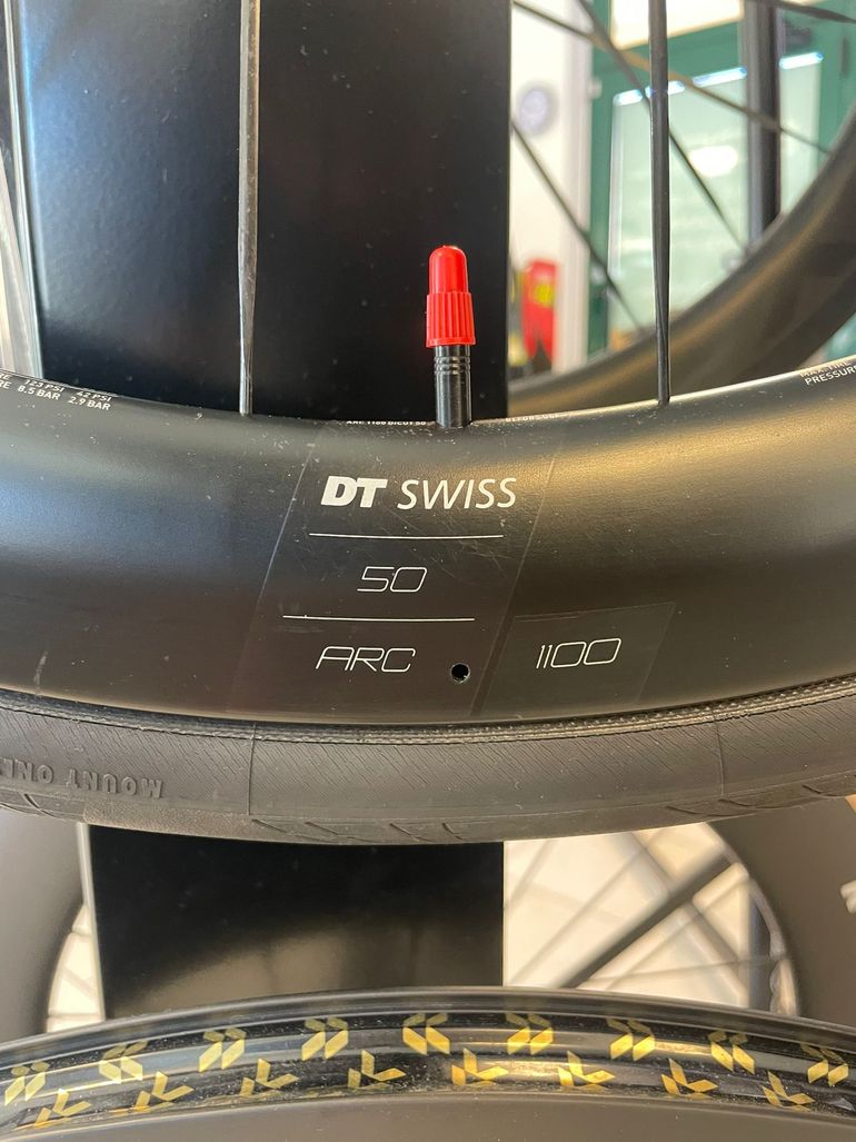 Used Dt Swiss ARC 1100 Wheelset with DT 180 Hub bike — image 9 of 19