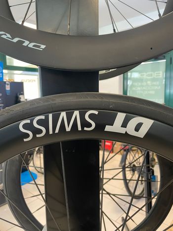 Used Dt Swiss ARC 1100 Wheelset with DT 180 Hub bike — image 10 of 19