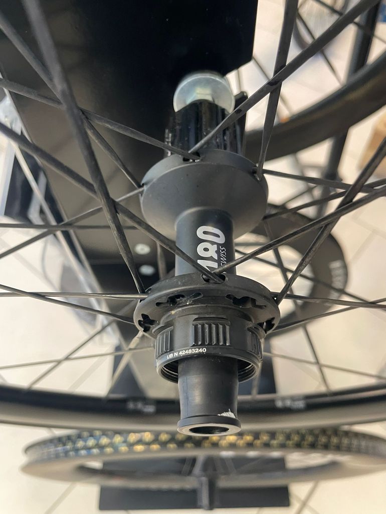 Used Dt Swiss ARC 1100 Wheelset with DT 180 Hub bike — image 16 of 19