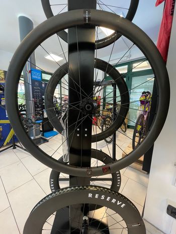 Used Reserve 34/37 Wheelset bike — image 8 of 20
