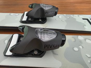 Used Commencal New Clash Skis 2025 bike — image 3 of 6