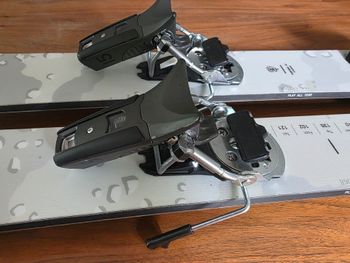 Used Commencal New Clash Skis 2025 bike — image 4 of 6