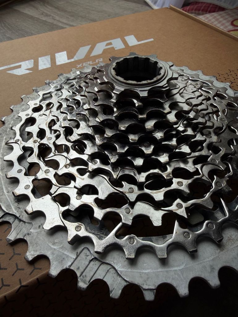Used Sram Rival XPLR 10-44 cassette bike — image 2 of 3