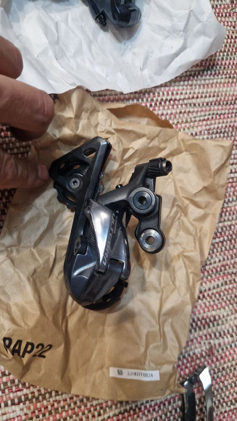 Used Shimano Ultegra R8020 11-speed Disc Brake Groupset bike — image 3 of 7
