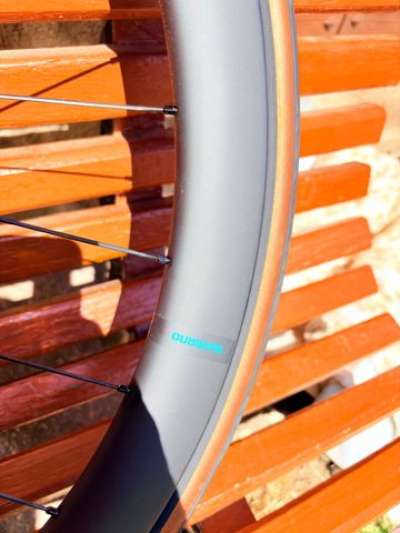 Used Shimano C46 Wheels 2025 bike — image 5 of 7