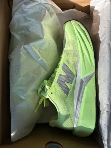 Used New Balance FuelCell Rebel v5 bike — image 6 of 7