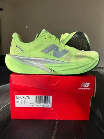 Używany New Balance FuelCell Rebel v5 Running Shoes