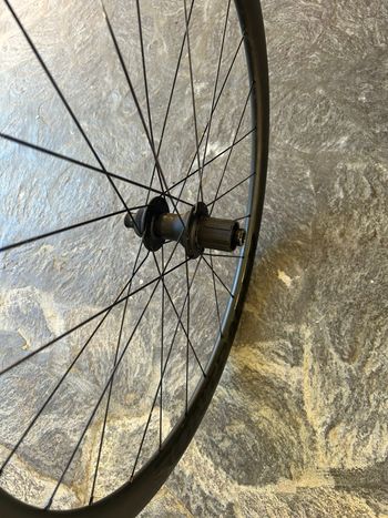 Used Bontrager Aeolus Elite 35 TLR Disc Road Wheel bike — image 4 of 6