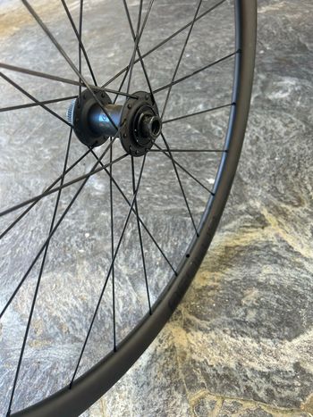 Used Bontrager Aeolus Elite 35 TLR Disc Road Wheel bike — image 3 of 6