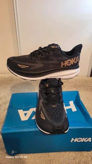 Used Hoka Clifton 9 Wide bike