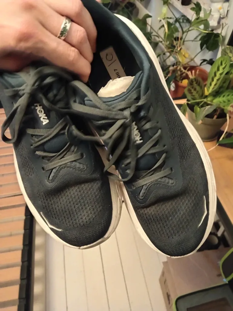 Used Hoka Arahi 7 bike — image 2 of 6