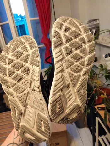 Used Hoka Arahi 7 bike — image 3 of 6