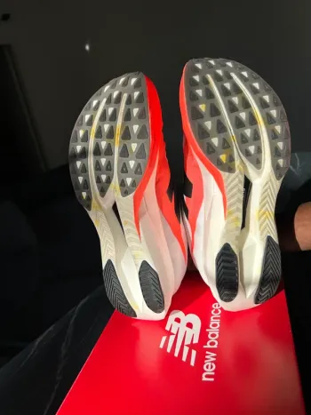 Used New Balance FuelCell Supercomp Elite v5 bike — image 3 of 7