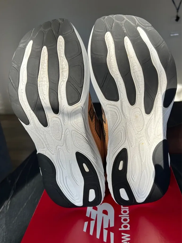 Used New Balance Fresh Foam X 880v15 bike — image 3 of 6