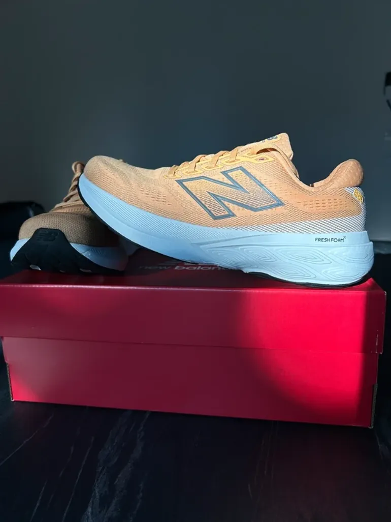 Used New Balance Fresh Foam X 880v15 bike — image 2 of 6