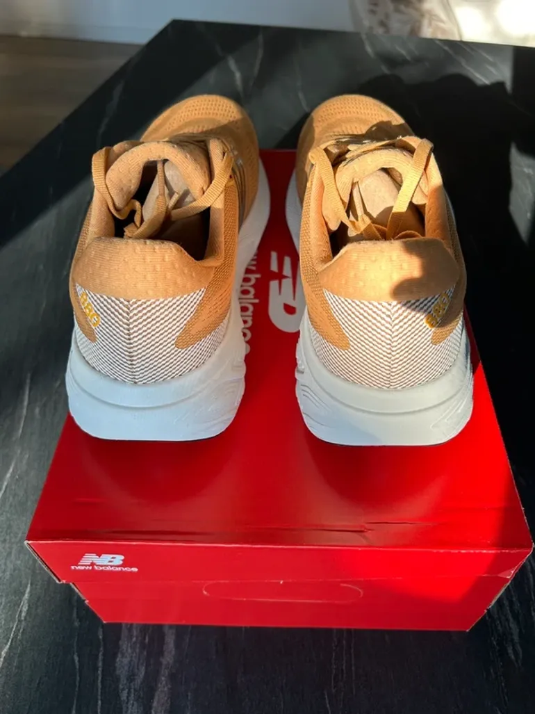 Used New Balance Fresh Foam X 880v15 bike — image 5 of 6