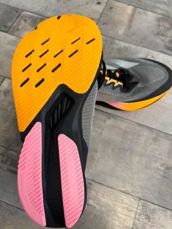 Used Adidas Adizero Boston 12 bike — image 3 of 5