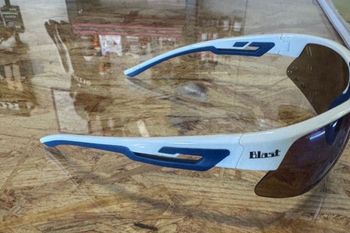 Used Blust Blast Occhiali da Sole Bianco e Blu 2025 bike