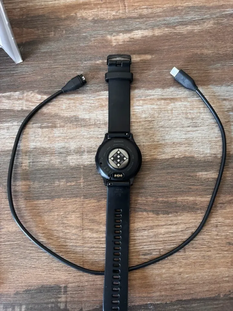 Used Garmin Venu 3 bike — image 5 of 7