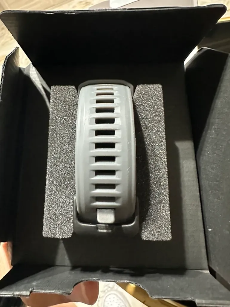 Used Garmin Instinct 2 dezl edition bike — image 5 of 6