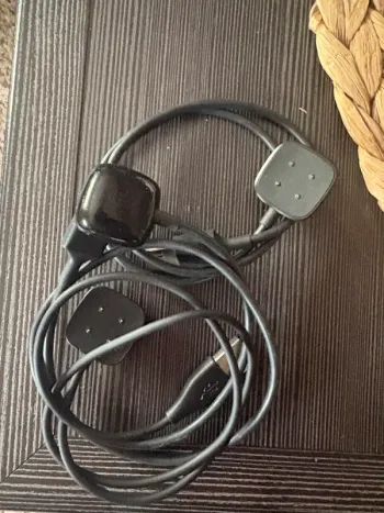 Used Fitbit Versa 4 bike — image 7 of 9