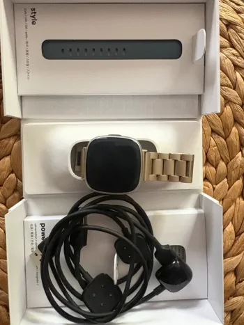 Used Fitbit Versa 4 bike — image 6 of 9