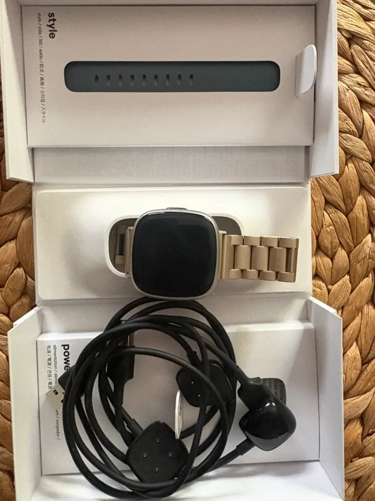 Used Fitbit Versa 4 bike — image 6 of 9