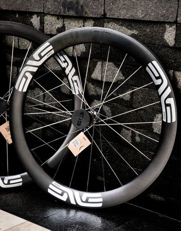 Brugt Enve SES 4.5 Pro Wheelset White 2026 bike — billede 2 af 5