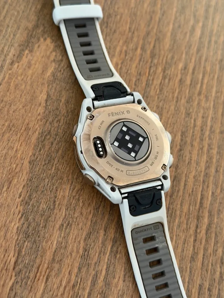 Used Garmin fenix 8 amoled sapphire bike — image 4 of 7