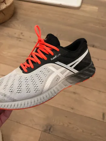 Used Asics fuzeX Lyte 2024 bike — image 2 of 11