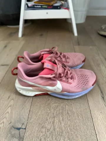 Brugt Nike React Trail 2025 Running Shoes