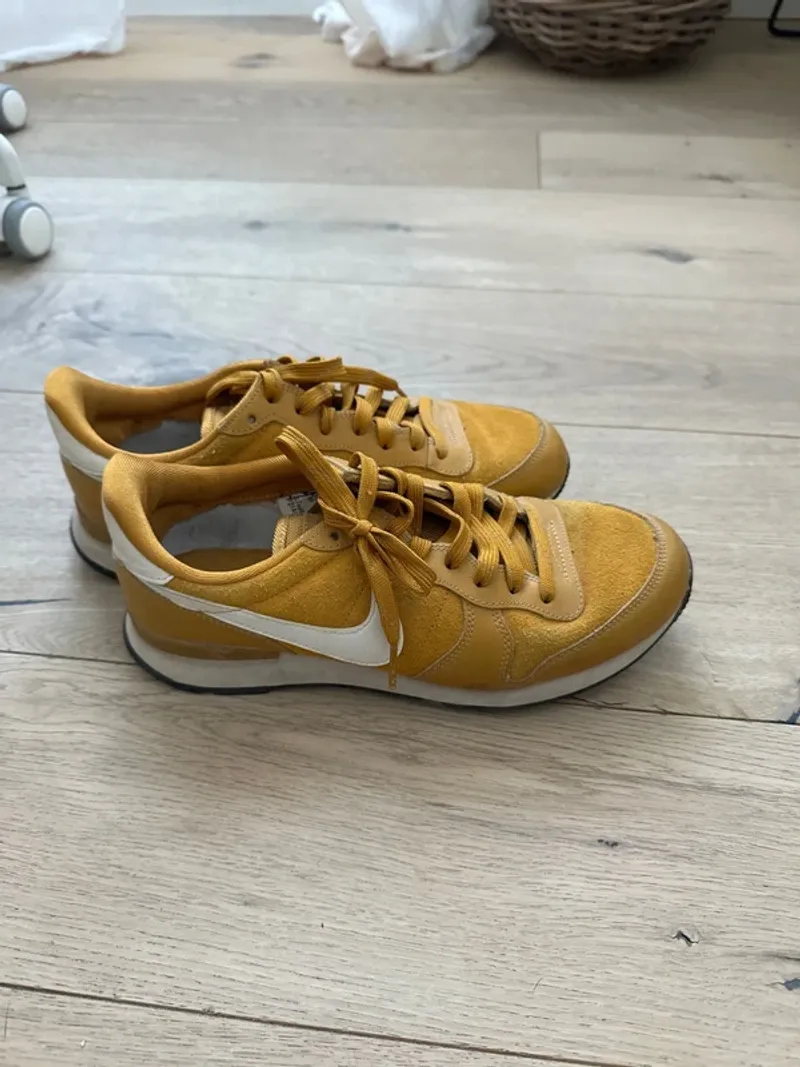 Used Nike Internationalist Running Shoes