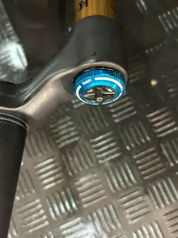 Used Fox 36 Factory 160mm 2020 bike — image 7 of 12