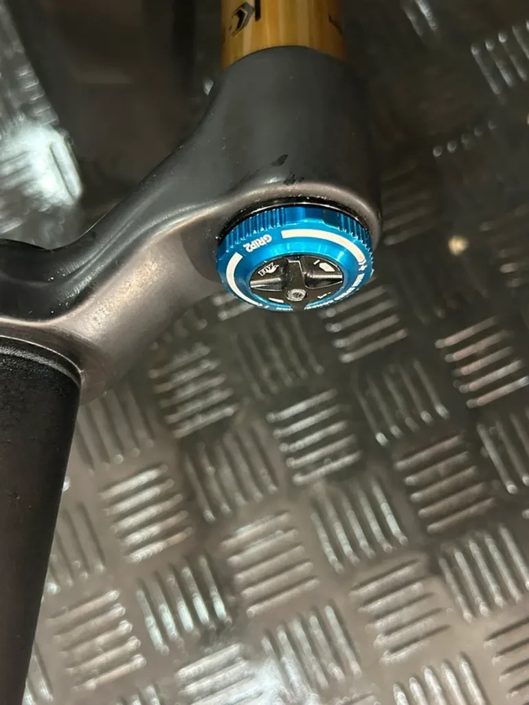 Used Fox 36 Factory 160mm 2020 bike — image 7 of 12