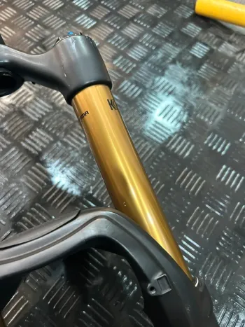 Used Fox 36 Factory 160mm 2020 bike — image 3 of 12