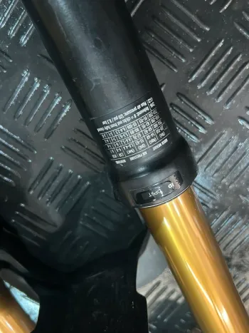 Used Fox 36 Factory 160mm 2020 bike — image 10 of 12