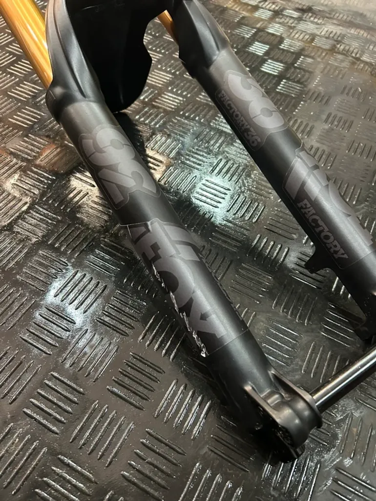 Used Fox 36 Factory 160mm 2020 bike — image 2 of 12