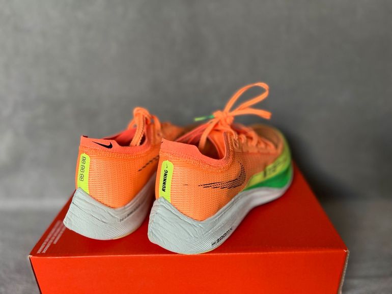 Used Nike ZoomX Vaporfly Next% 2 bike — image 4 of 7
