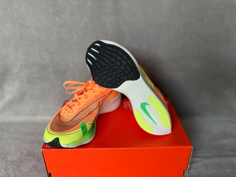 Used Nike ZoomX Vaporfly Next% 2 bike — image 6 of 7