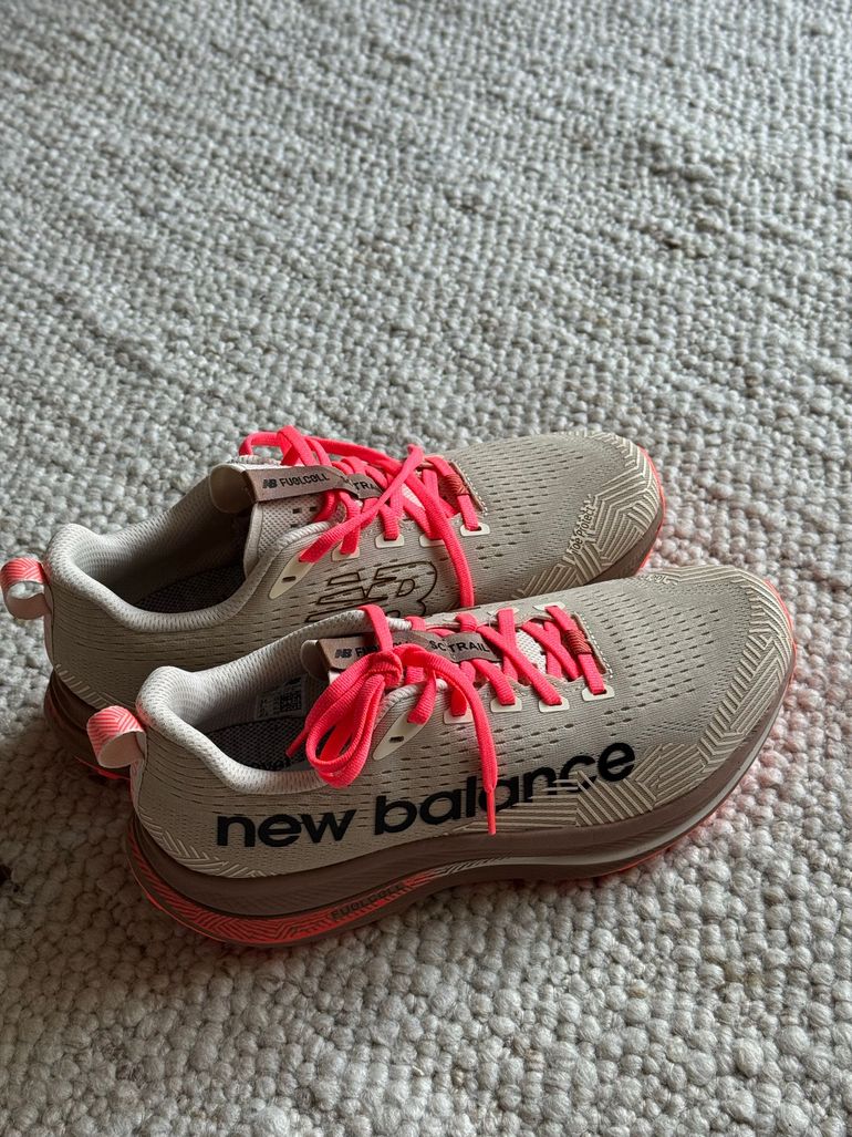 Used New Balance FuelCell SuperComp Trainer bike — image 3 of 5