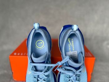 Used Nike ZoomX Invincible 3 bike — image 5 of 6