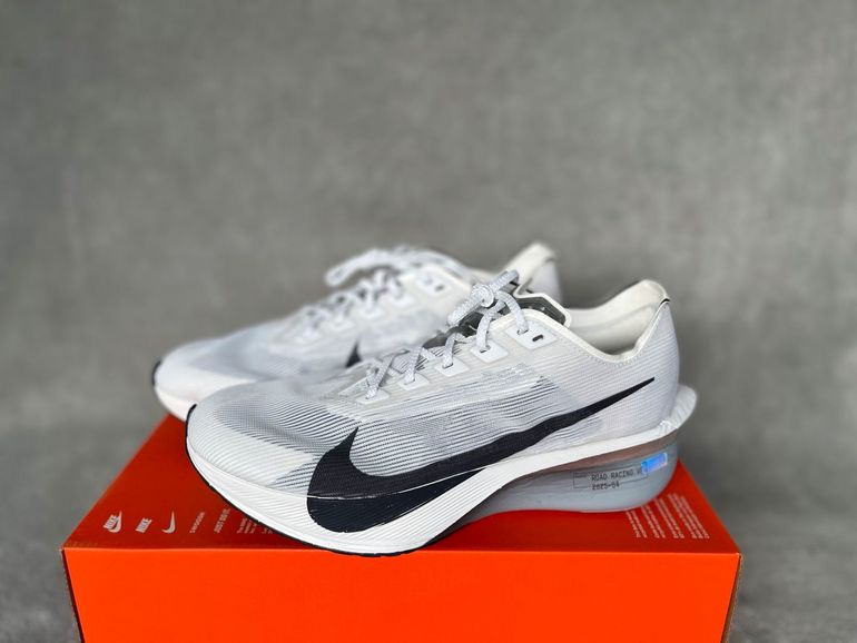 Used Nike ZoomX Vaporfly Next% 4 bike — image 2 of 5