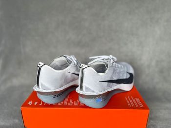 Used Nike ZoomX Vaporfly Next% 4 bike — image 3 of 5