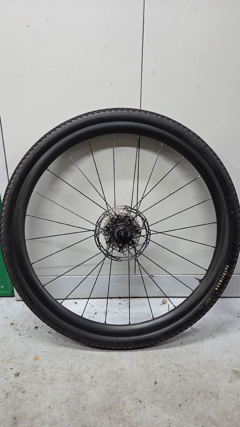 Used Farsports carbon wielset, 30mm, Dtswiss 350 2025 bike — image 2 of 5